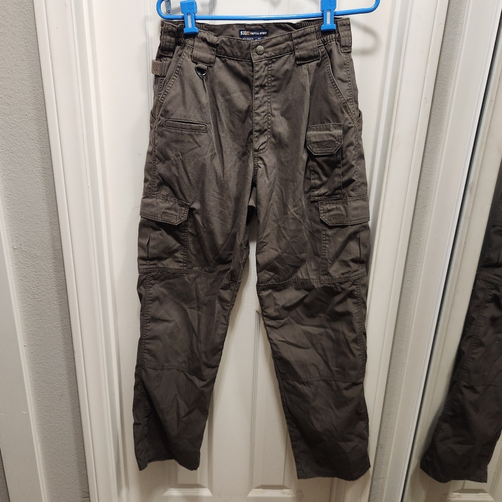 5.11 Tactical Series Mens US Size 30x32 Cargo Tactical Pants green